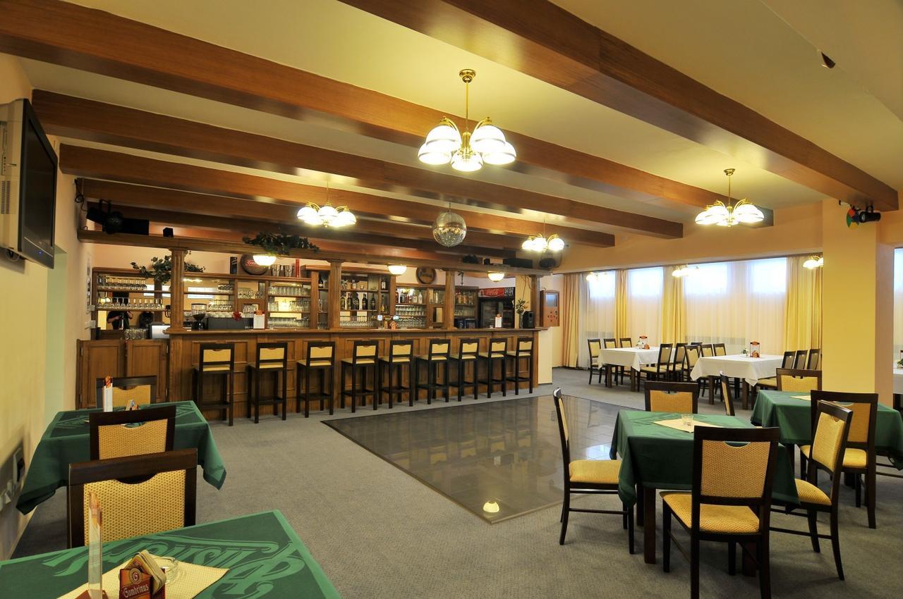 Hotel Manes Svratka Экстерьер фото