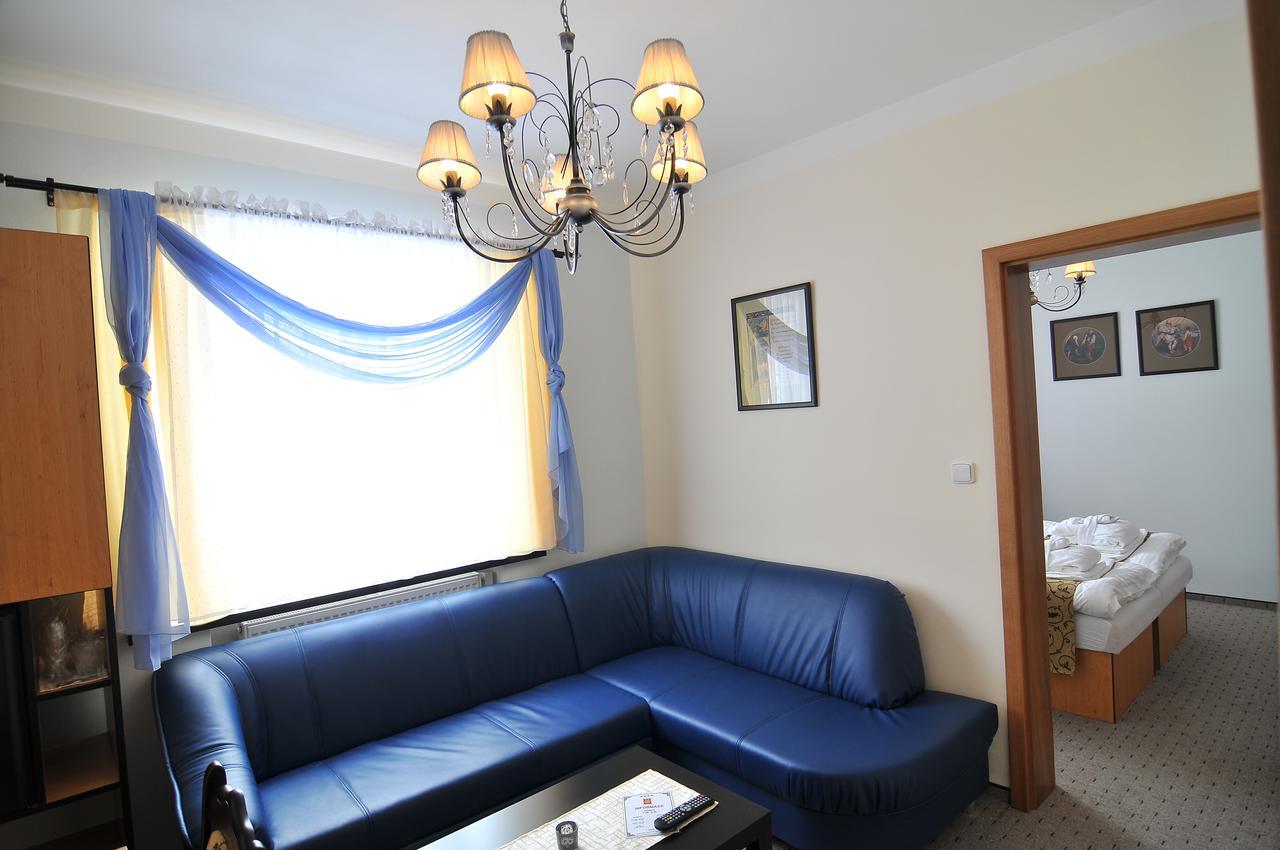 Hotel Manes Svratka Экстерьер фото